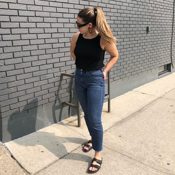 Meet your Posher, Alexia - Picture 1 of 3